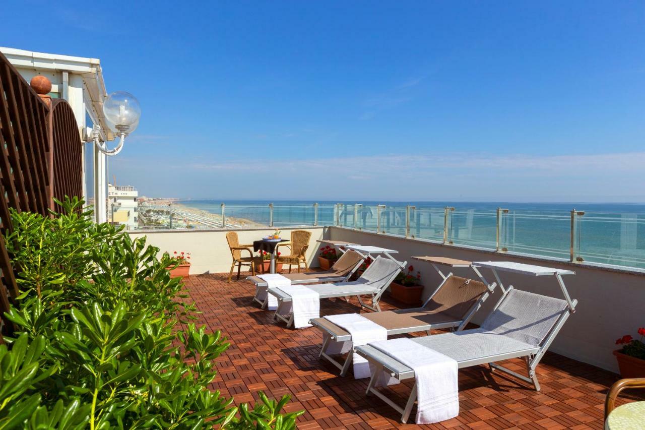 Little Hotel Riccione Bagian luar foto